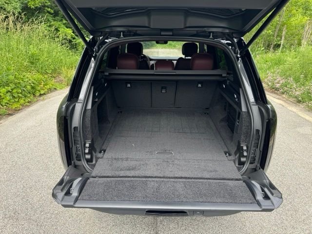 New 2026 Carpathian Grey LAND ROVER SE image 14