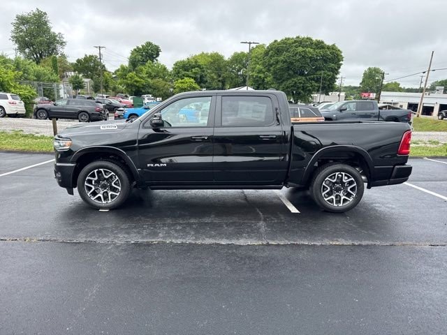 New 2026 Diamond Black Crystal Pearl-Coat Exterior Paint RAM Laramie image 4