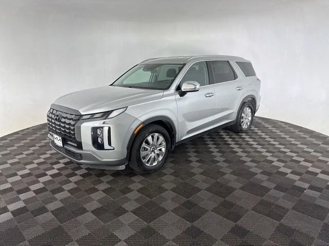 Used 2023 Silver Hyundai SEL image 5