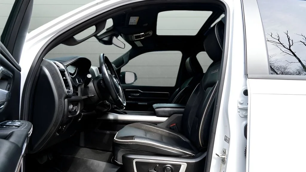 Used 2023 White Ram Laramie image 15