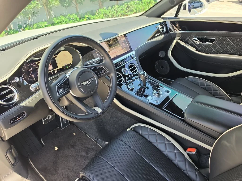 Used 2022 Glacier White Bentley Speed image 11