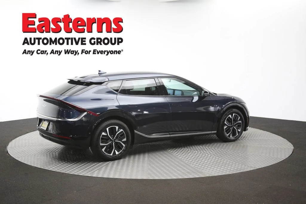 Used 2023 Blue Kia Wind image 45