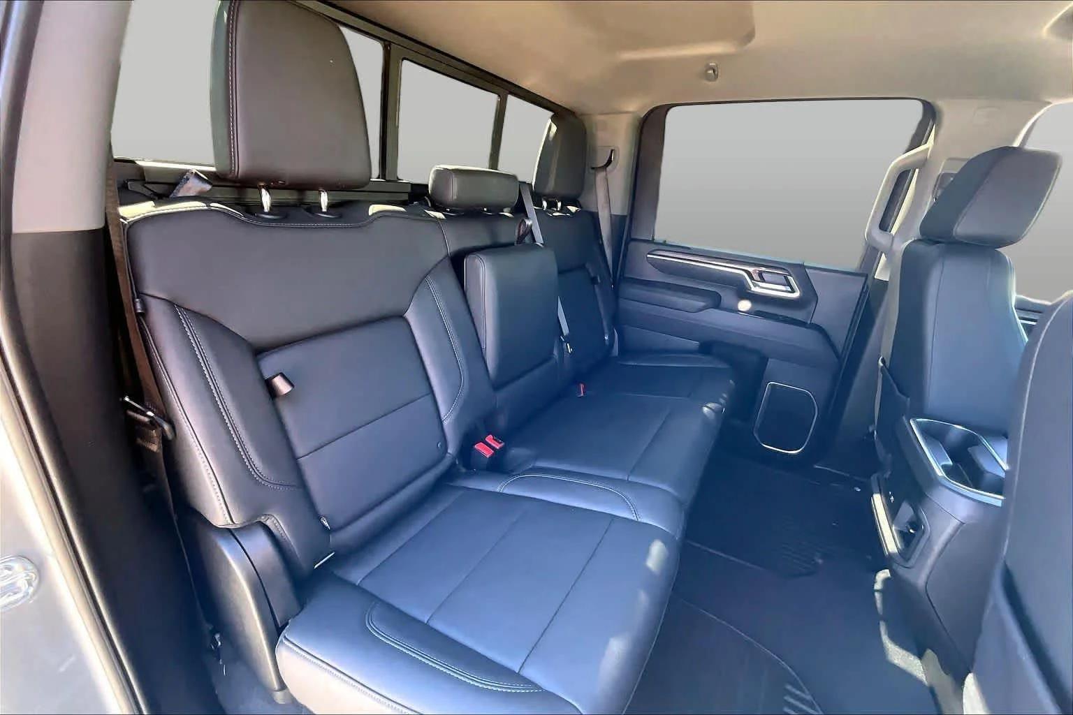 Used 2025 Sterling Gray Metallic Chevrolet LT image 20