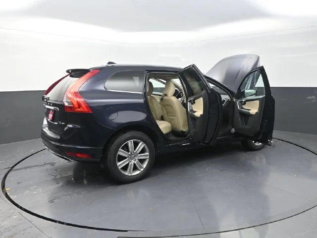 Used 2016 Blue Volvo T6 Drive-E image 45