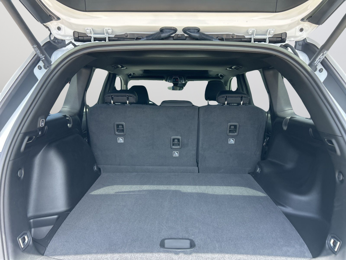 New 2026 Bright White Clear-Coat Exterior Paint Jeep Laredo X image 34