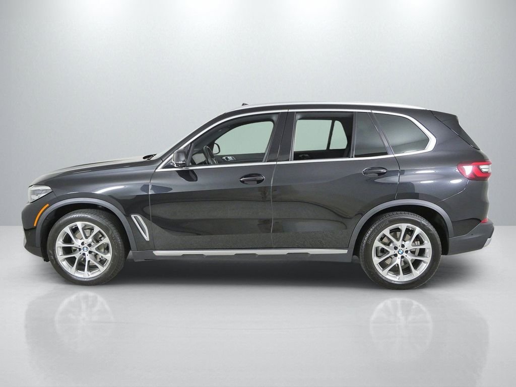 Used 2022 Black Sapphire Metallic BMW xDrive40i image 16