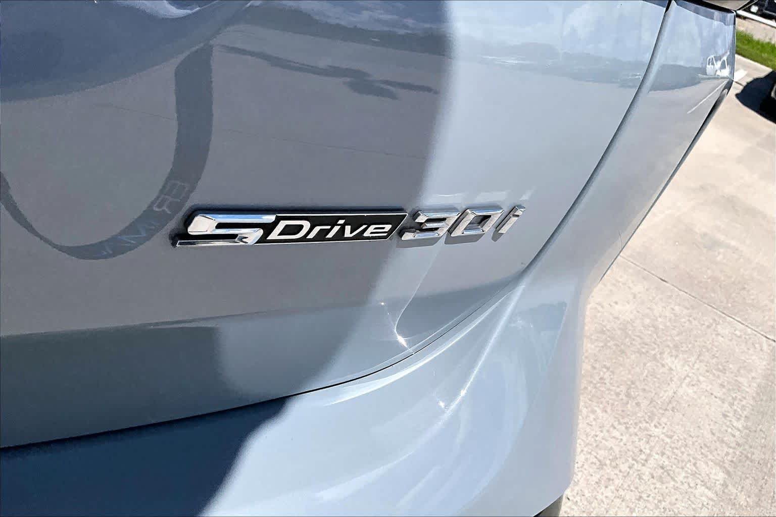 Used 2023 Brooklyn Grey Metallic BMW sDrive30i image 9