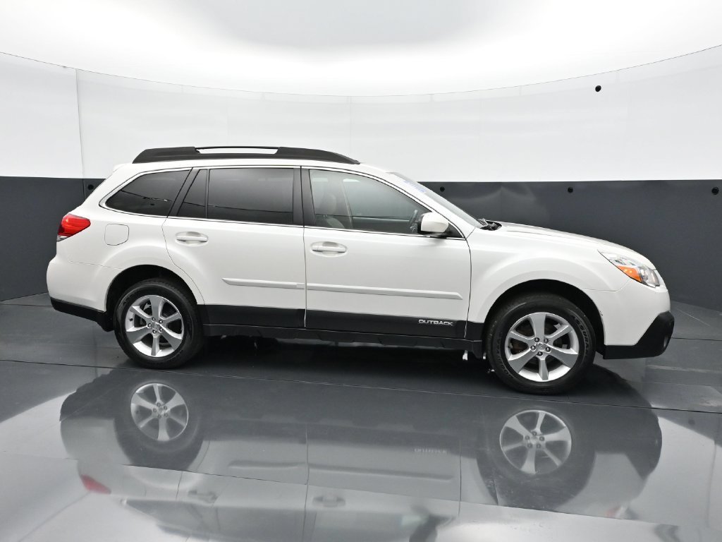 Used 2013 Satin White Pearl Subaru 2.5i image 8