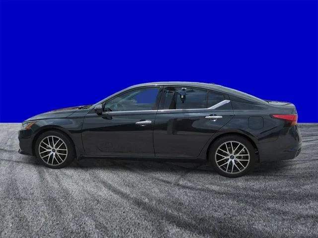 Certified Used 2021 Blue Nissan 2.5 SL image 7