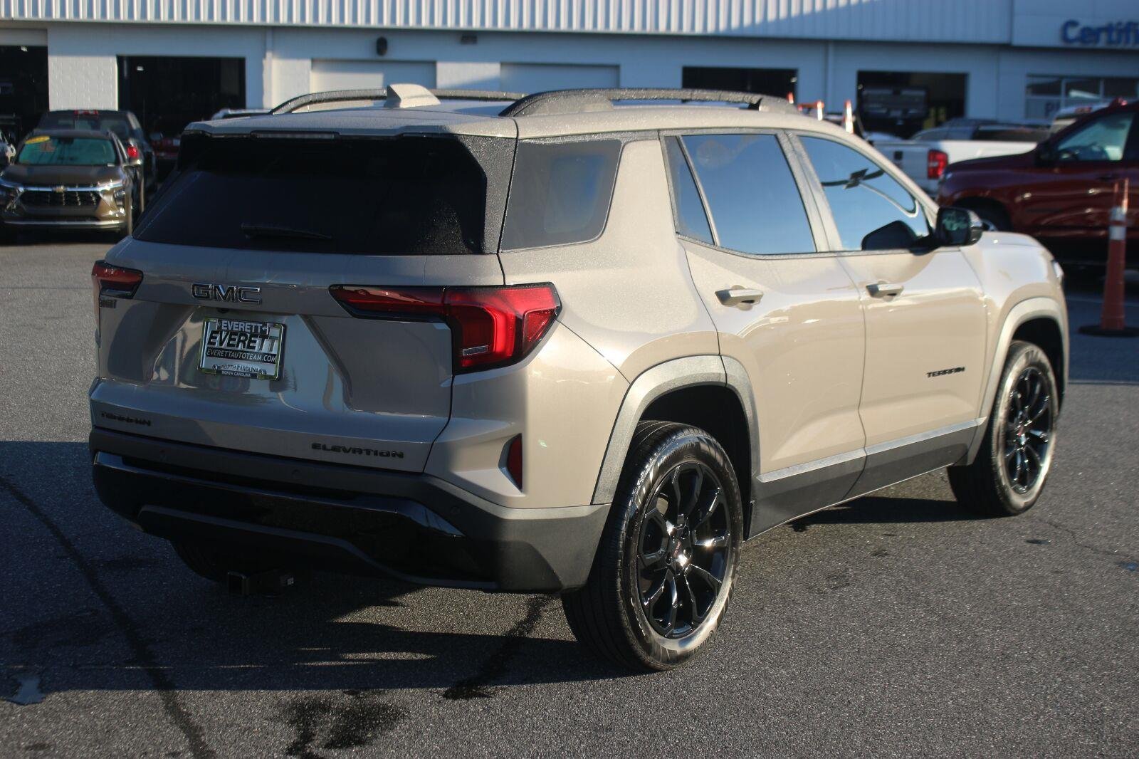 Used 2026 Riverstone Metallic GMC Elevation image 7