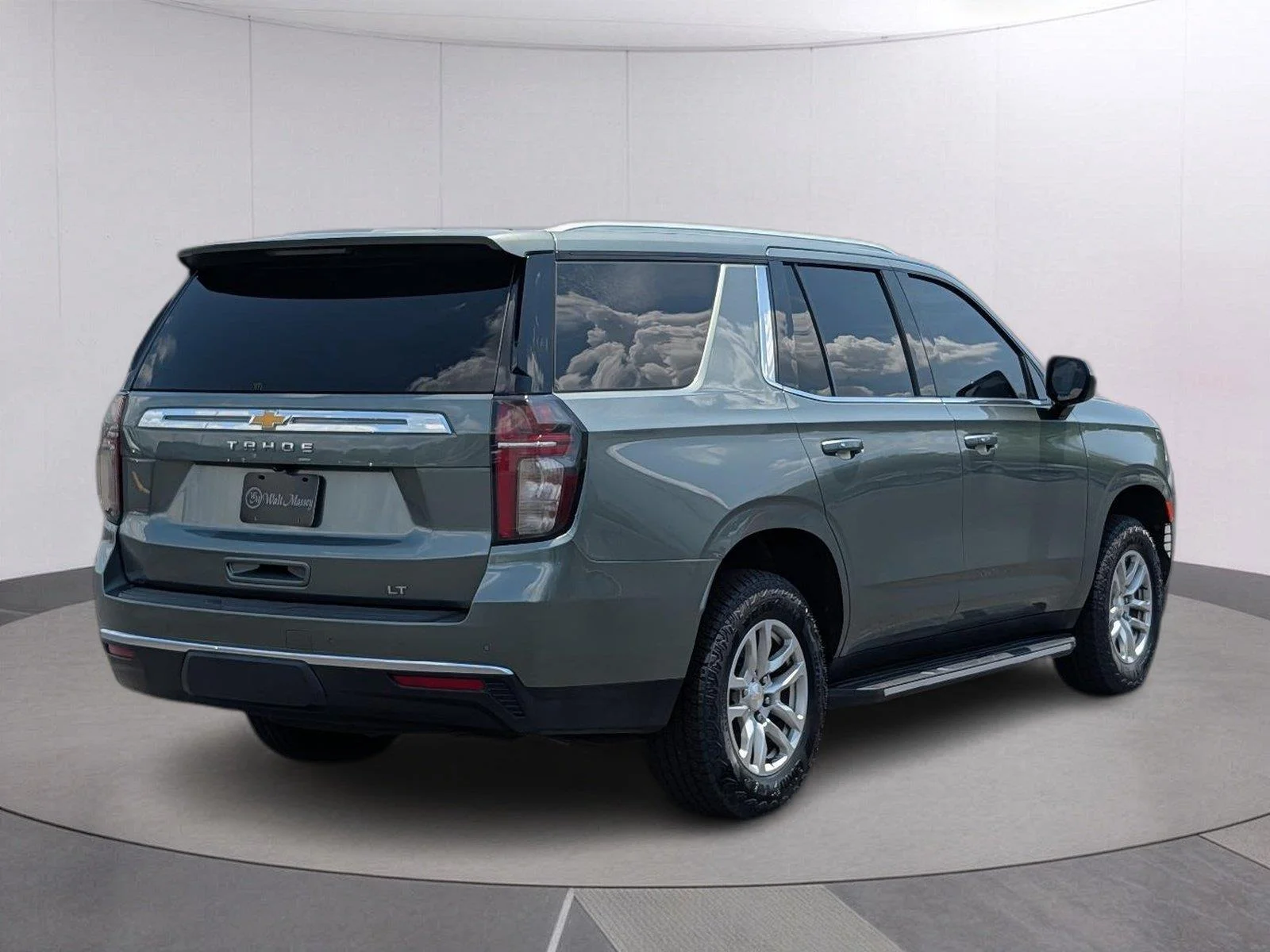 Used 2023 SILVER SAGE METALLIC Chevrolet LT image 5