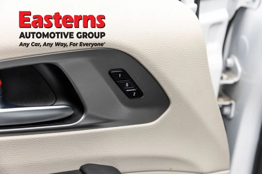 Used 2023 White Chrysler Touring L image 21