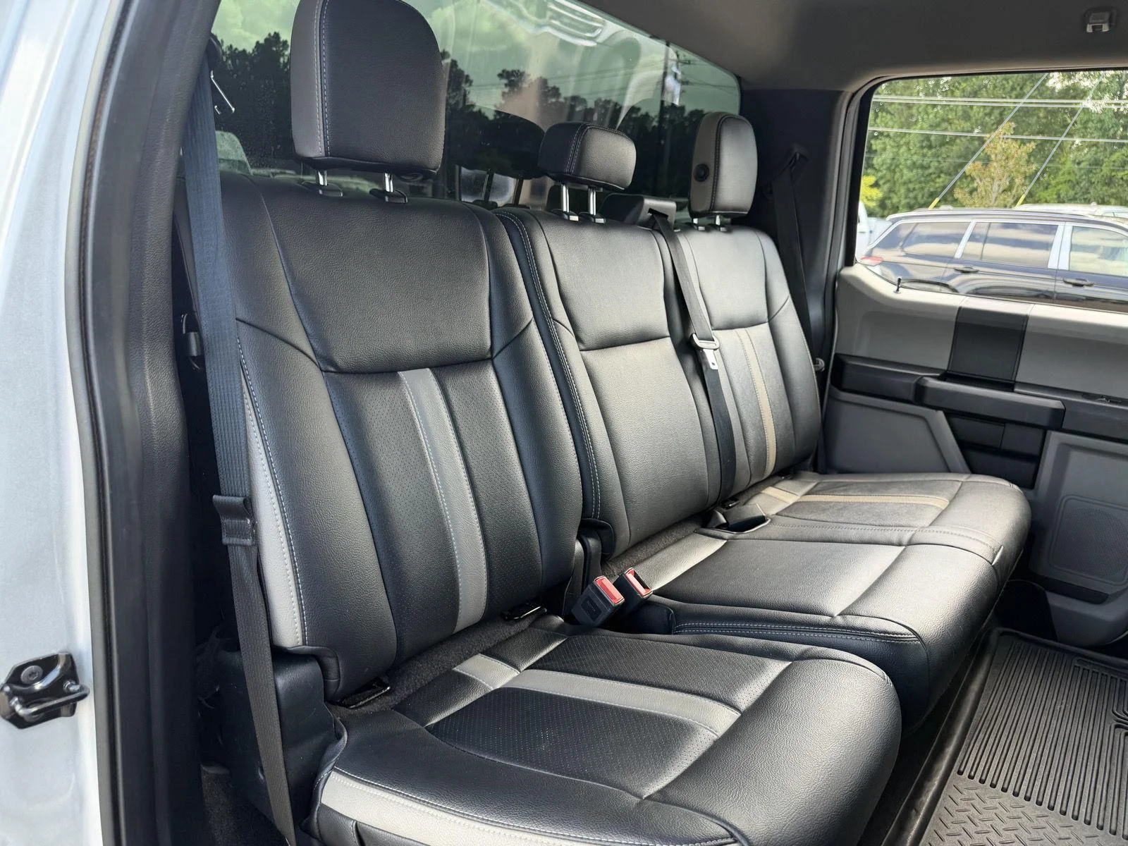 Used 2018 Ingot Silver Ford XL image 17