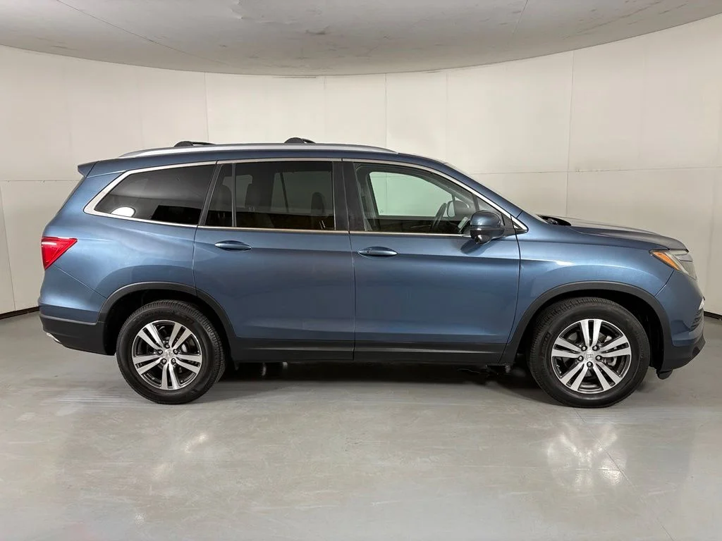 Used 2016  Honda EX-L image 9
