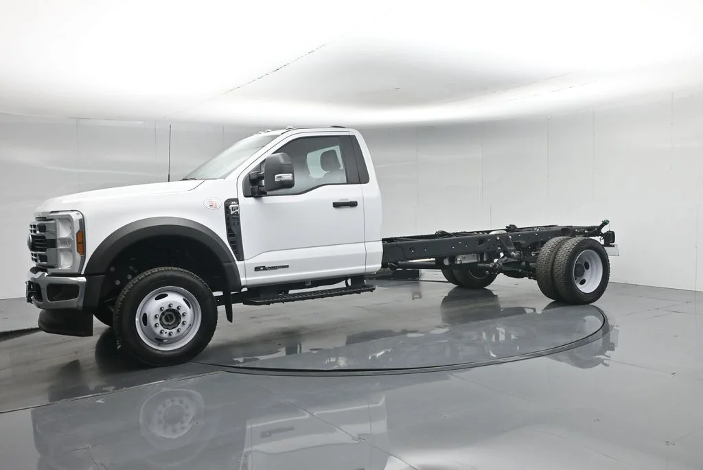 New 2025 Oxford White Ford XL image 21