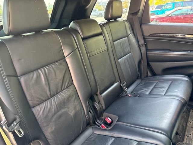 Used 2011 Blackberry Pearlcoat Jeep Laredo image 21