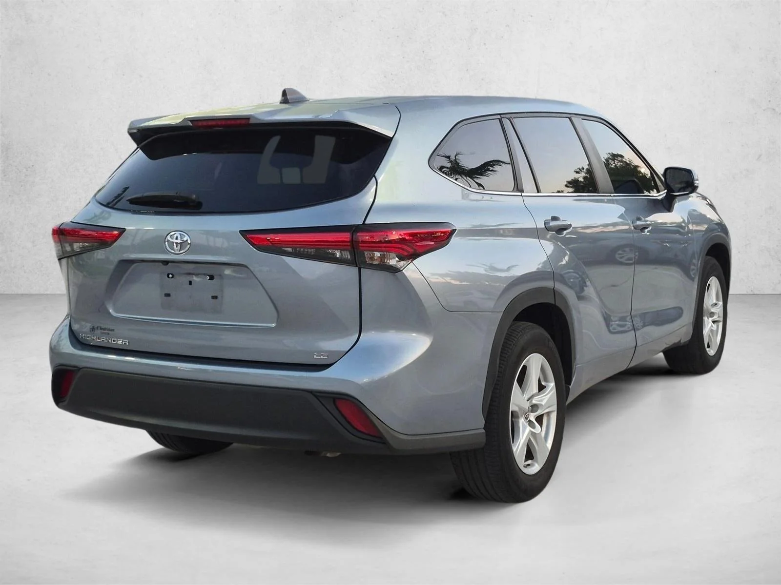 Used 2023 Moon Dust Toyota LE image 5