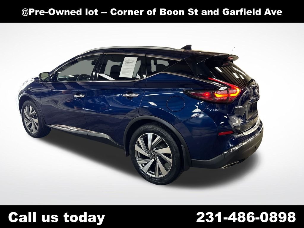 Used 2020 Blue Nissan SL image 3