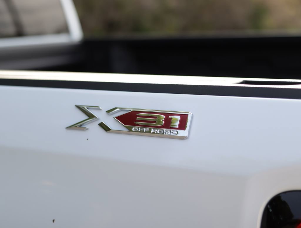 New 2026 Glacier White Tricoat GMC SLT image 37