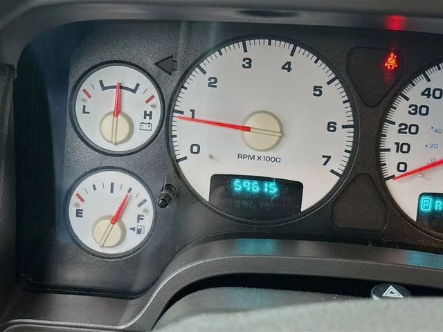 Used 2004 Patriot Blue Pearl Dodge SLT image 12
