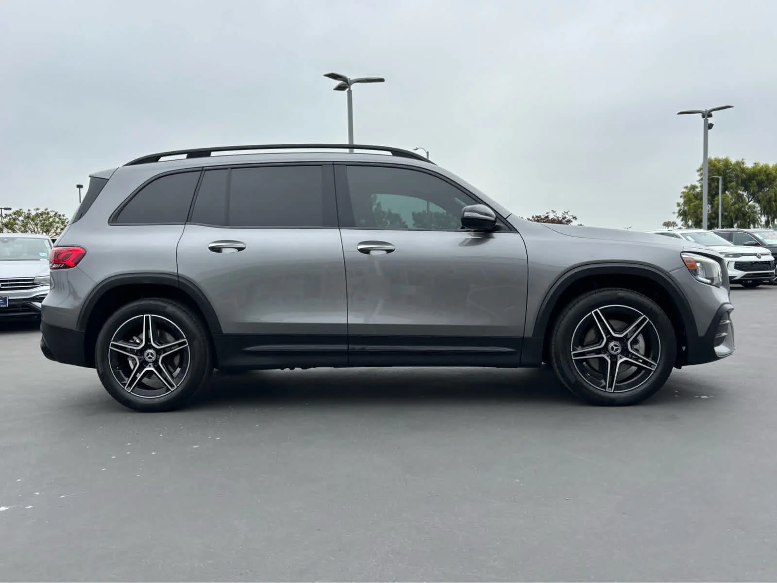 Used 2023 Mountain Grey Metallic Mercedes-Benz GLB 250 image 2