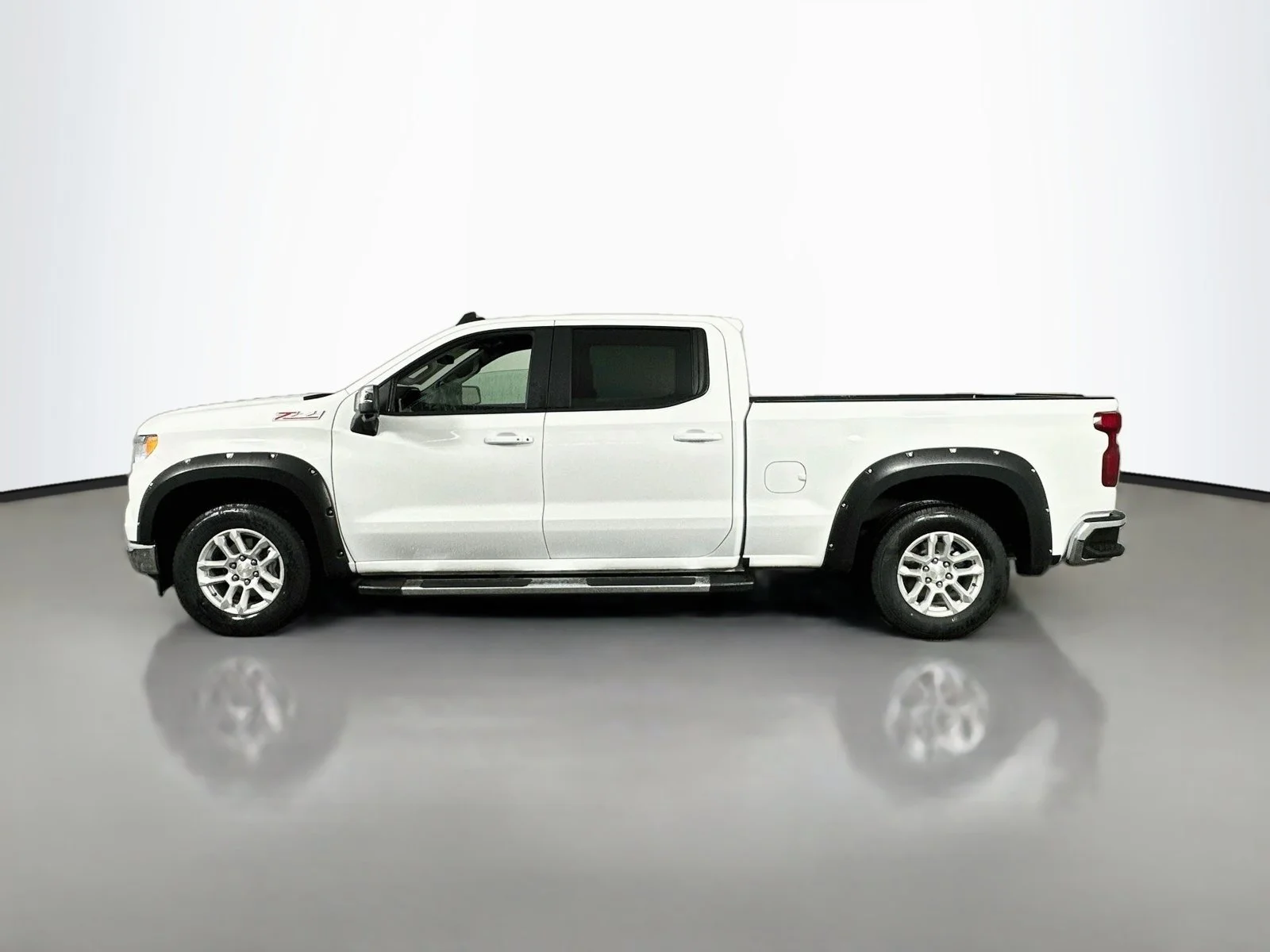 Used 2024 White Chevrolet LT image 5