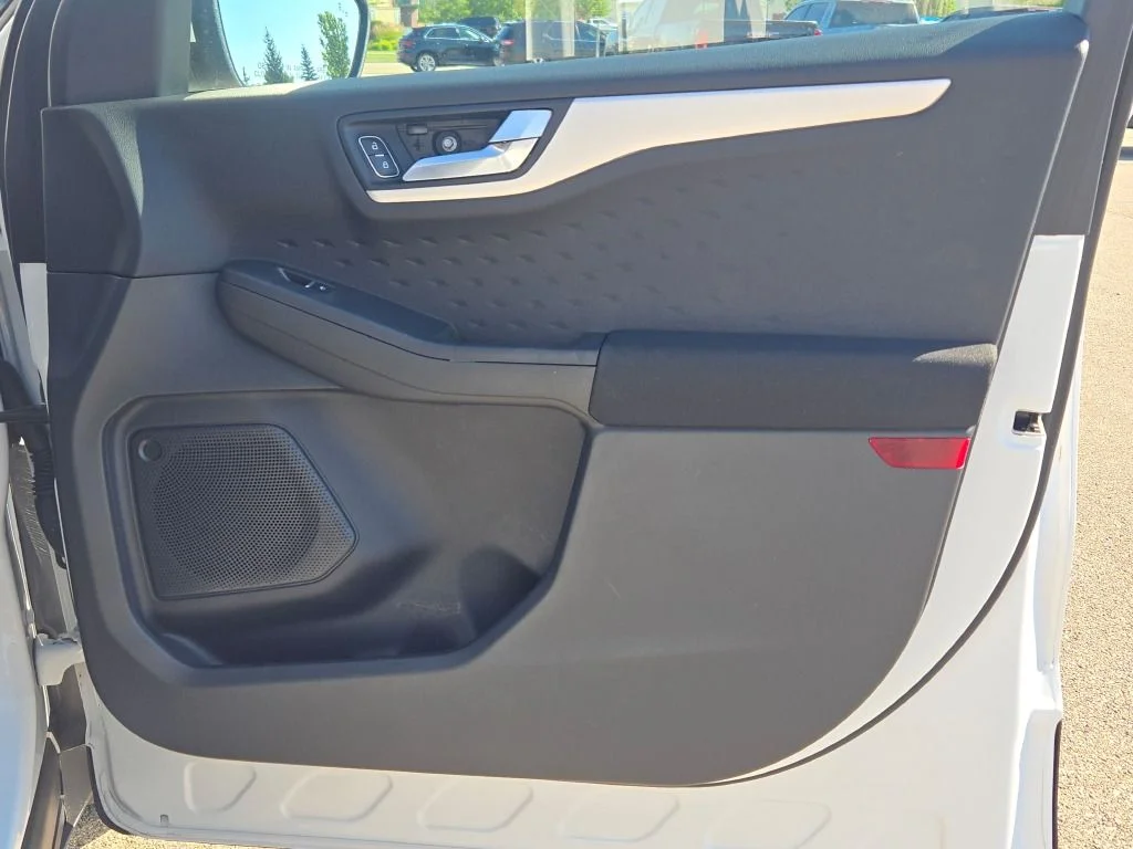 Used 2020 White Ford SE image 9