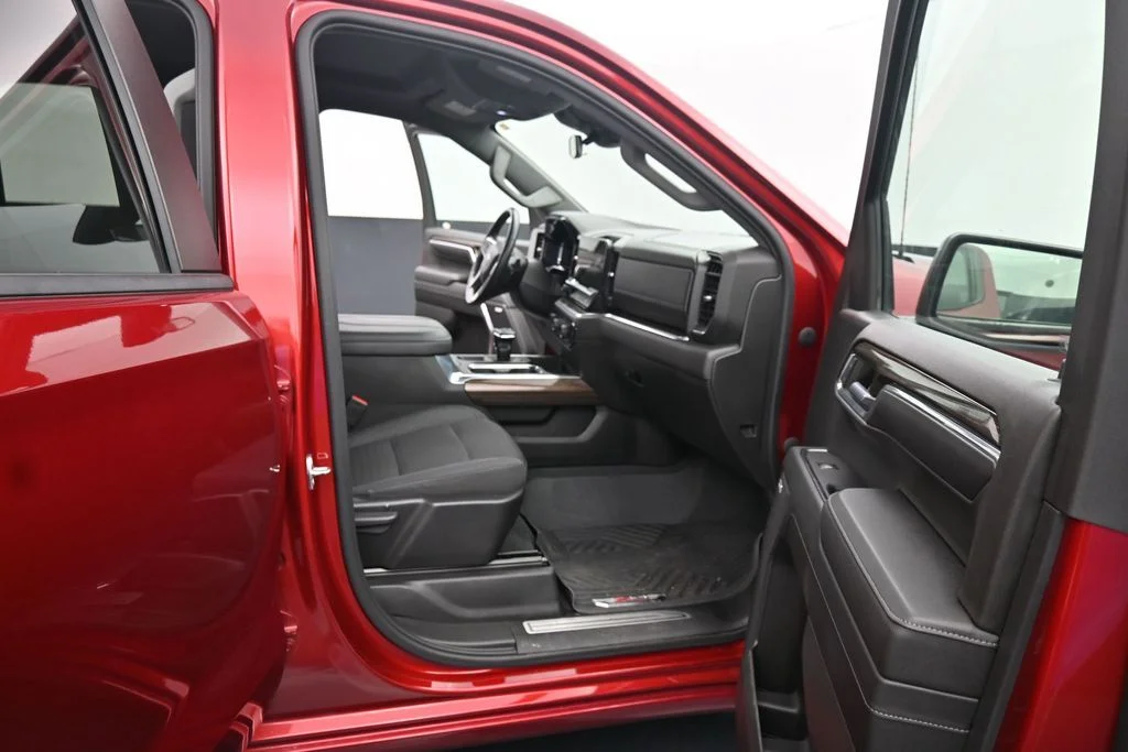 Used 2023 Red Chevrolet RST image 18