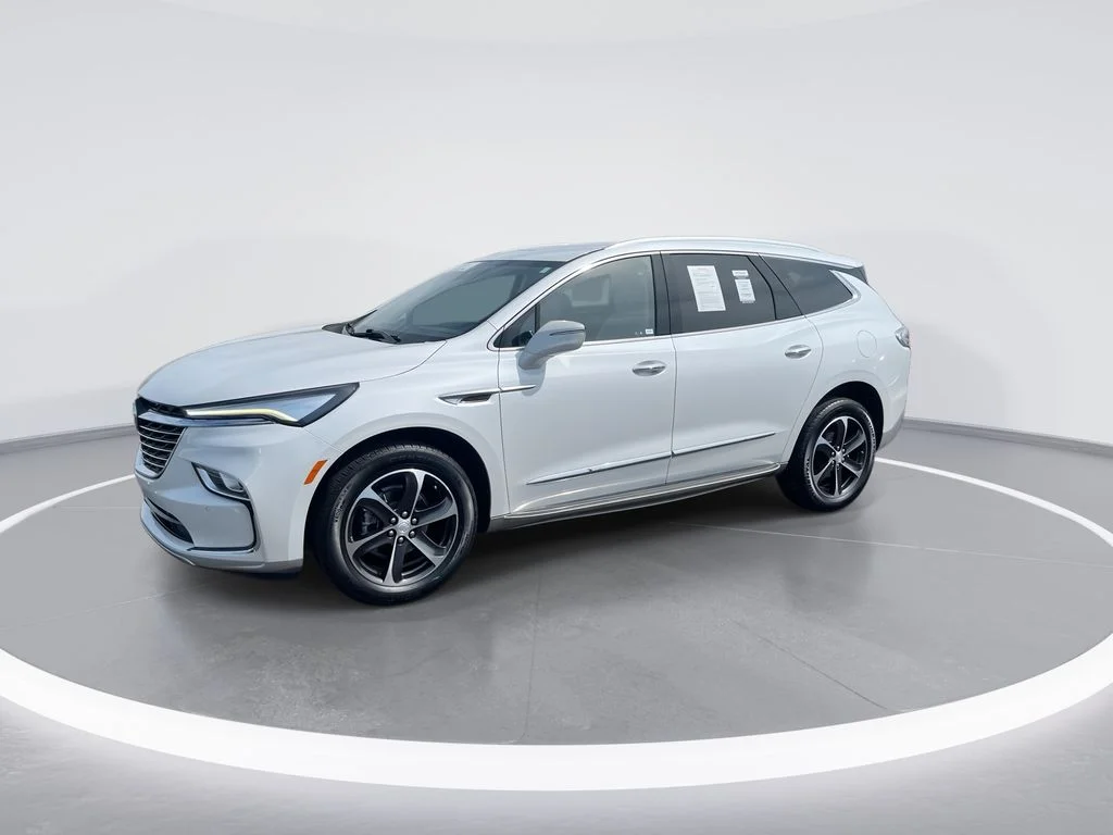 Used 2023 White Buick Essence image 4