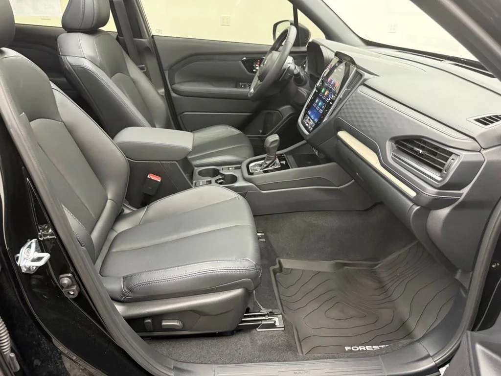 Used 2025 Black Subaru Limited image 34