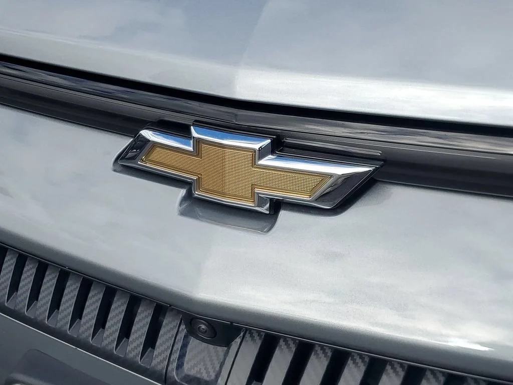 New 2026 Sterling Gray Metallic Chevrolet LT image 30