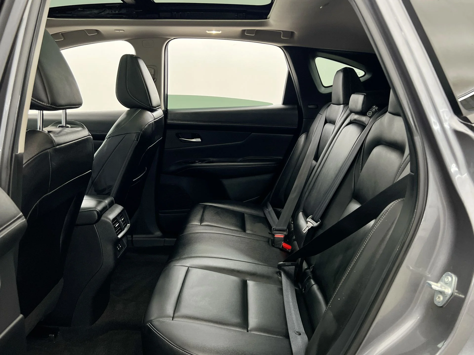 Used 2025 Gray Nissan SL image 11