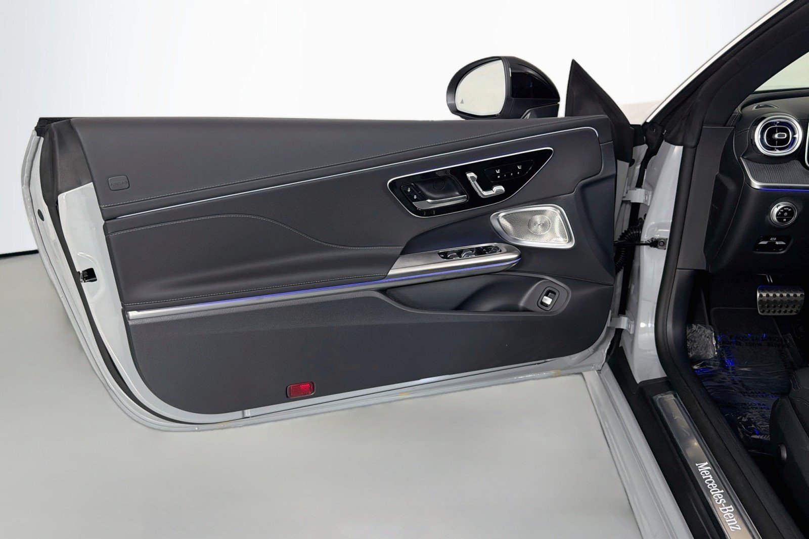 New 2026 MANUFAKTUR Alpine Grey Metallic Mercedes-Benz CLE 450 4MATIC® Cabriolet image 21