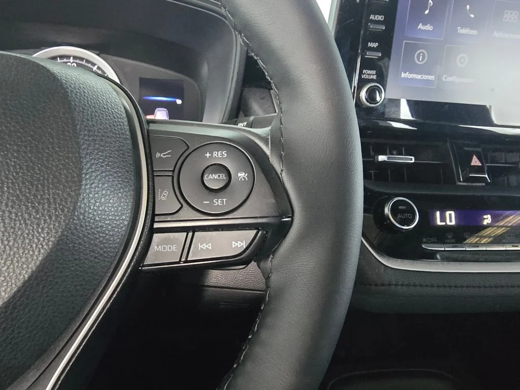 Used 2022  Toyota SE image 18