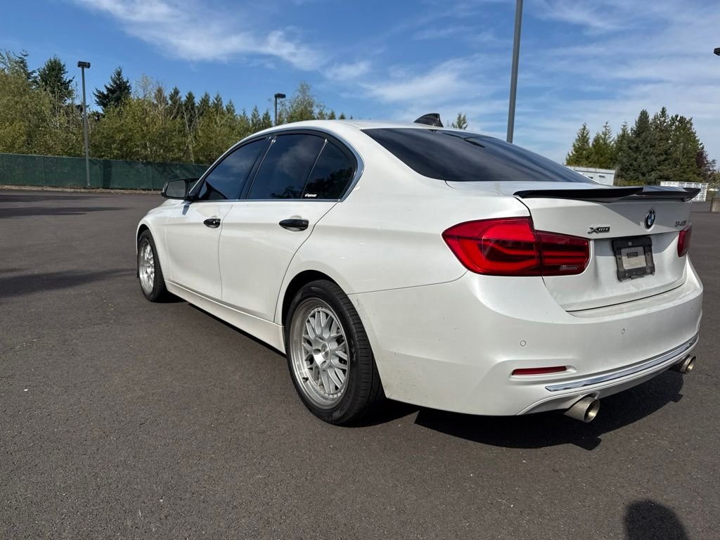 Used 2018 Mineral White Metallic BMW 340i xDrive image 5
