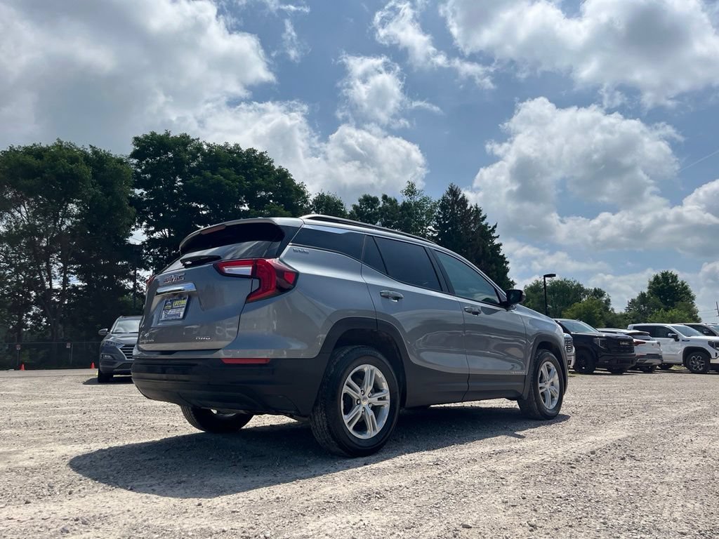Used 2024 Sterling Metallic GMC SLE image 9