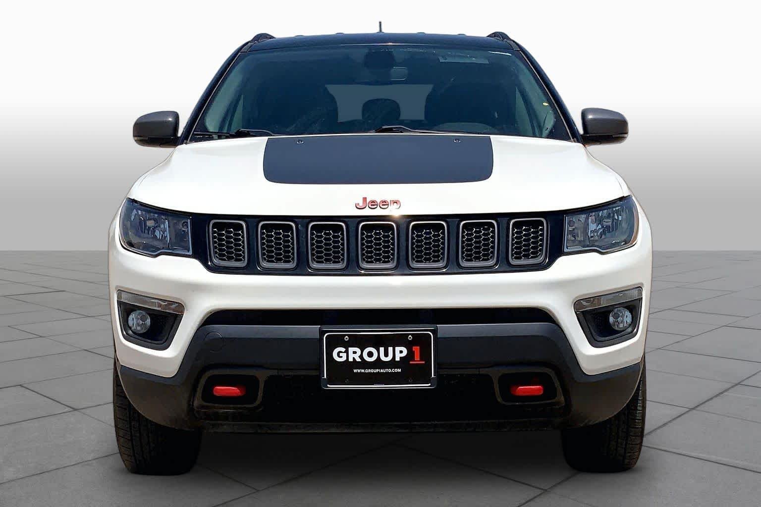 Used 2019 White Clearcoat Jeep Trailhawk image 4