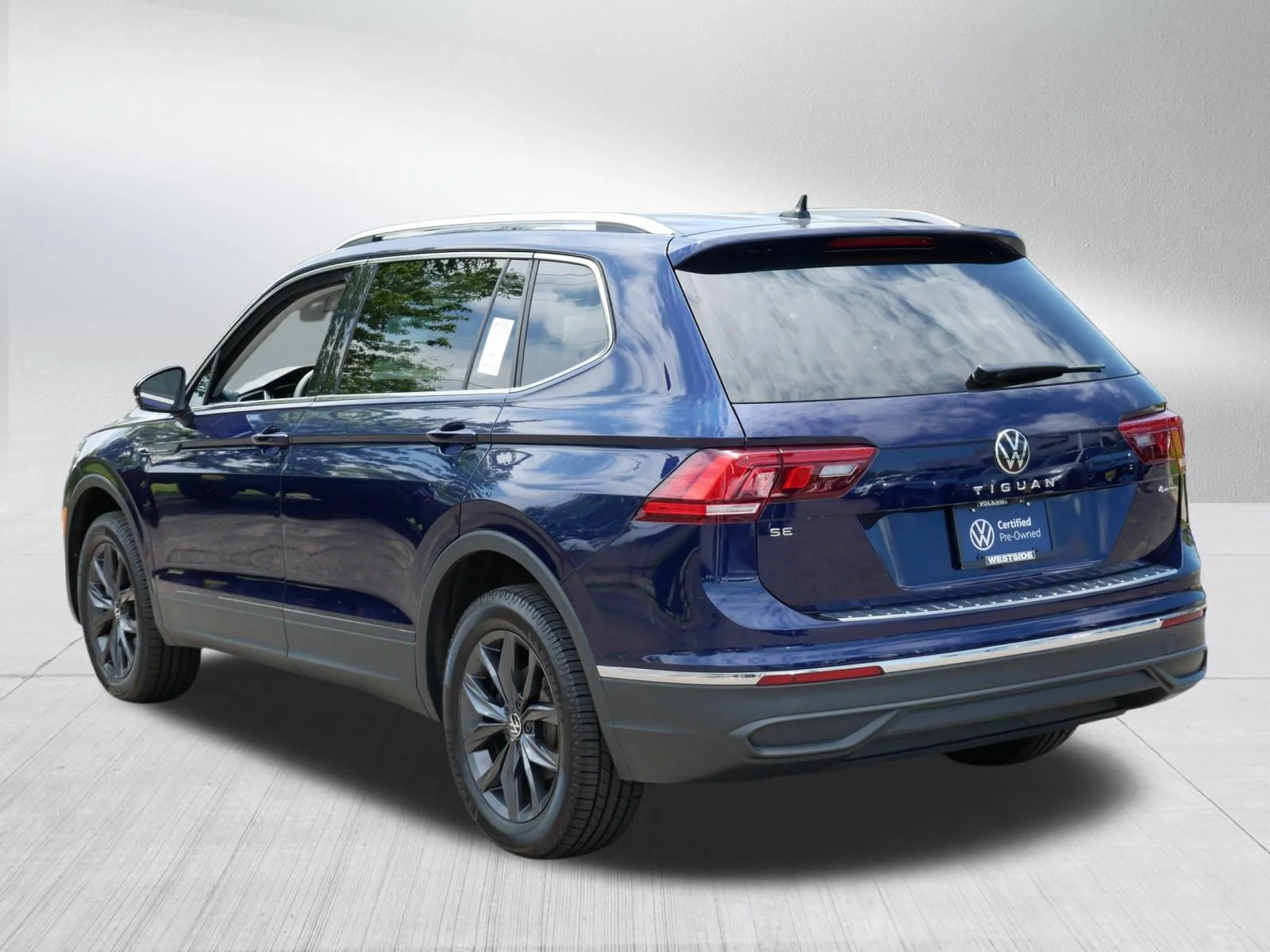 Certified Used 2023 Atlantic Blue Metallic Volkswagen SE image 5