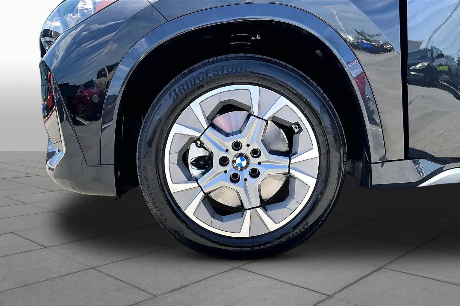 Used 2025 Black Sapphire Metallic BMW xDrive28i image 10