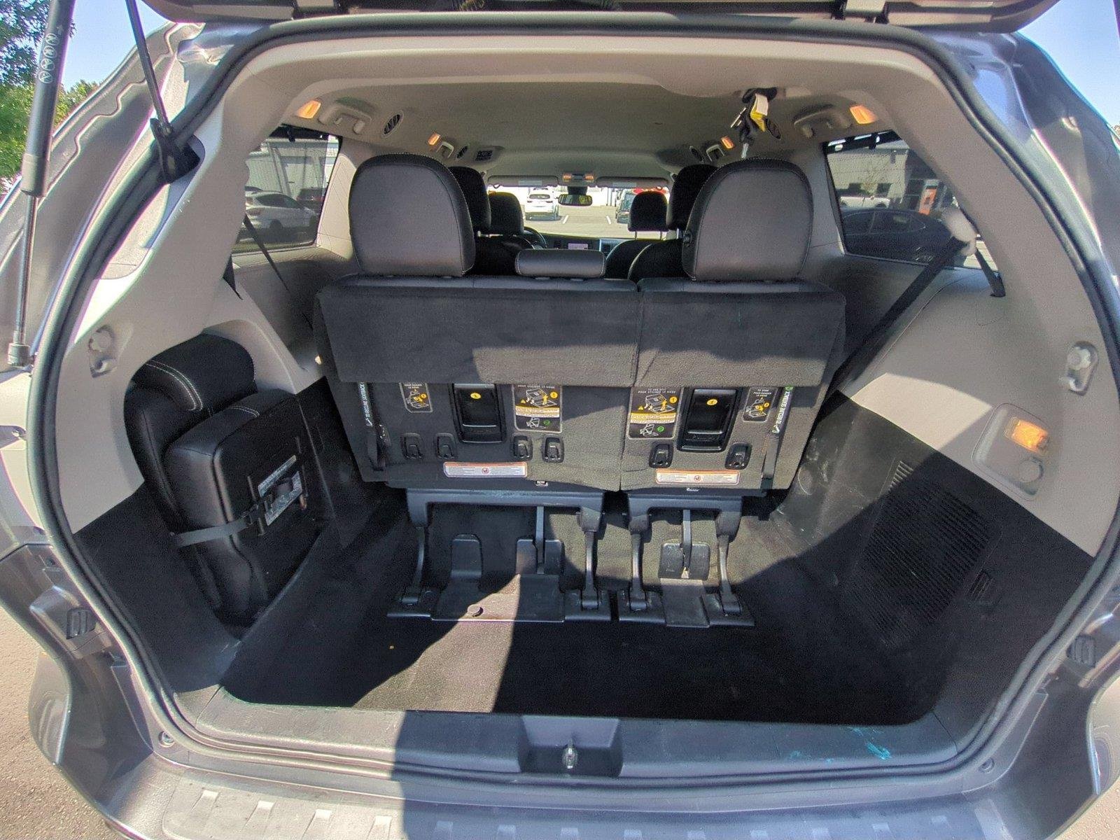Used 2018  Toyota SE image 34