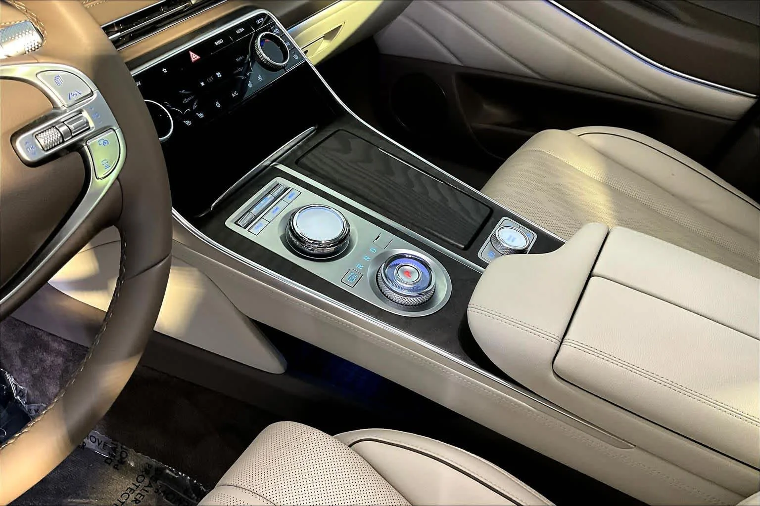 2024 GENESIS GV80 Standard - Photo 17