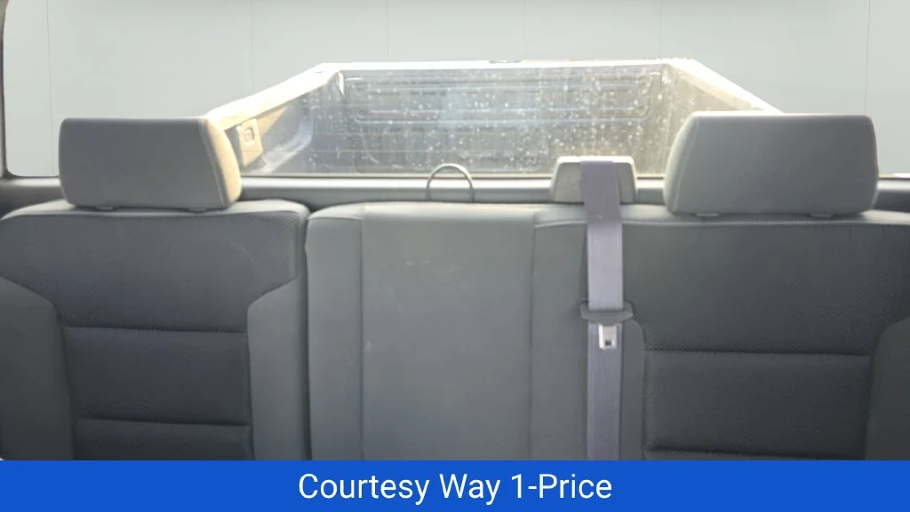 Used 2014 Silver Chevrolet LT image 12