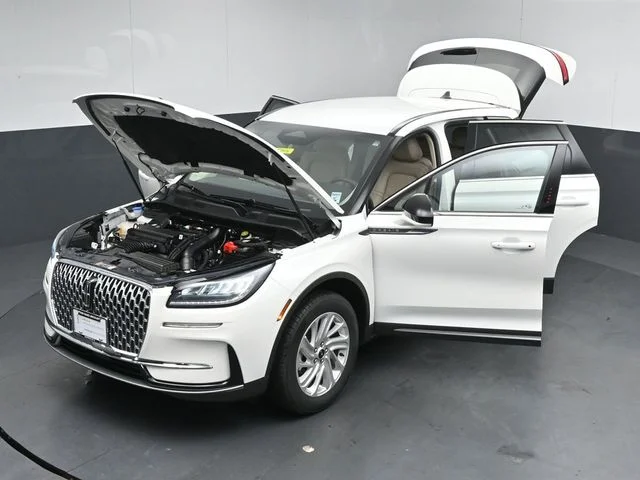 Used 2023 Pristine White Lincoln Standard image 50