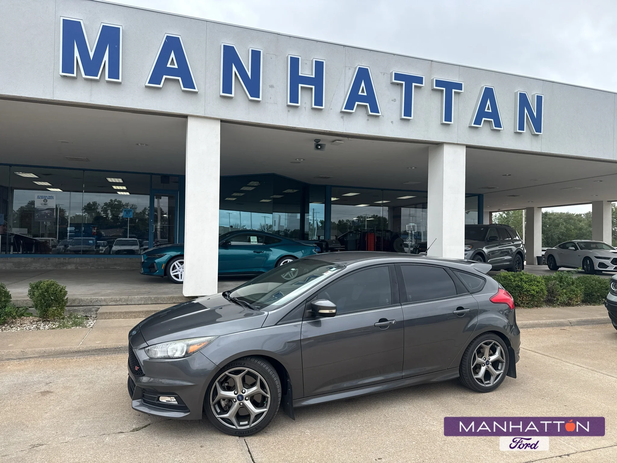 Used 2017 Magnetic Ford ST image 1