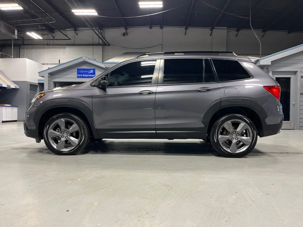 Certified Used 2019 Modern Steel Metallic Honda Touring image 4