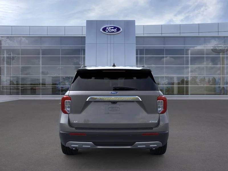 New 2024 Carbonized Gray Metallic Ford XLT image 5