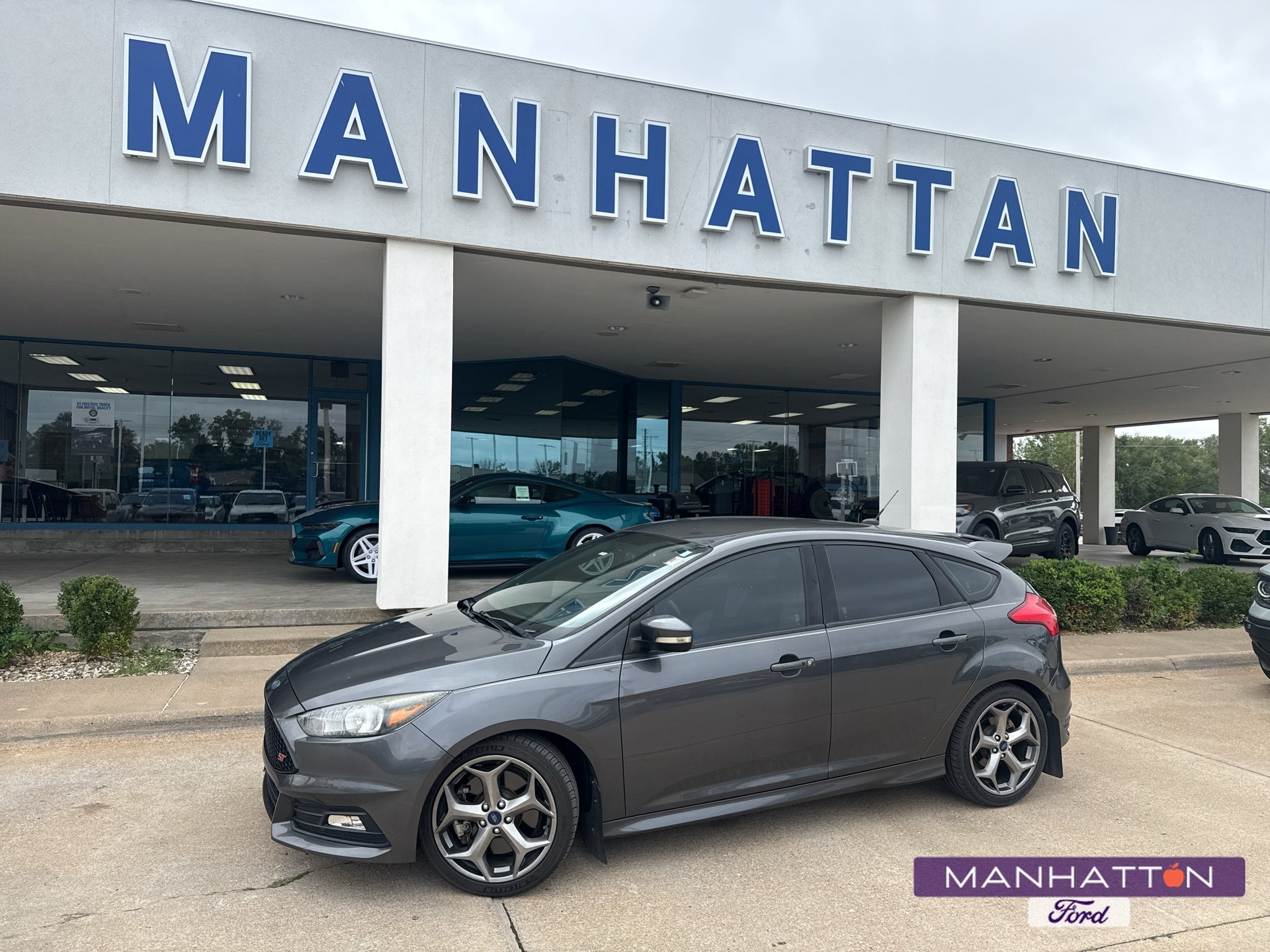 Used 2017 Magnetic Ford ST image 1