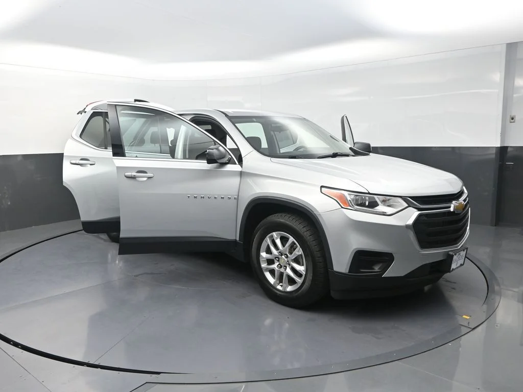 Used 2020 Silver Chevrolet LS image 29