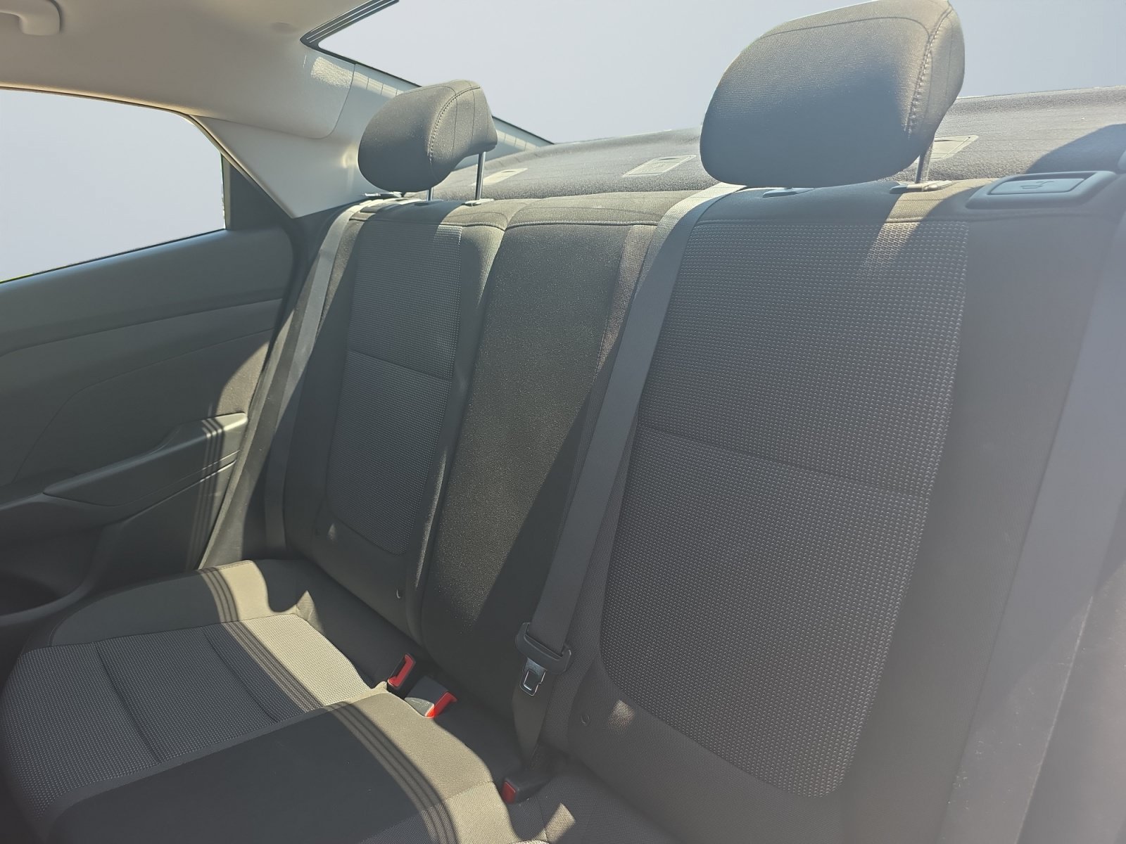Used 2021 Frost White Pearl Hyundai SE image 13