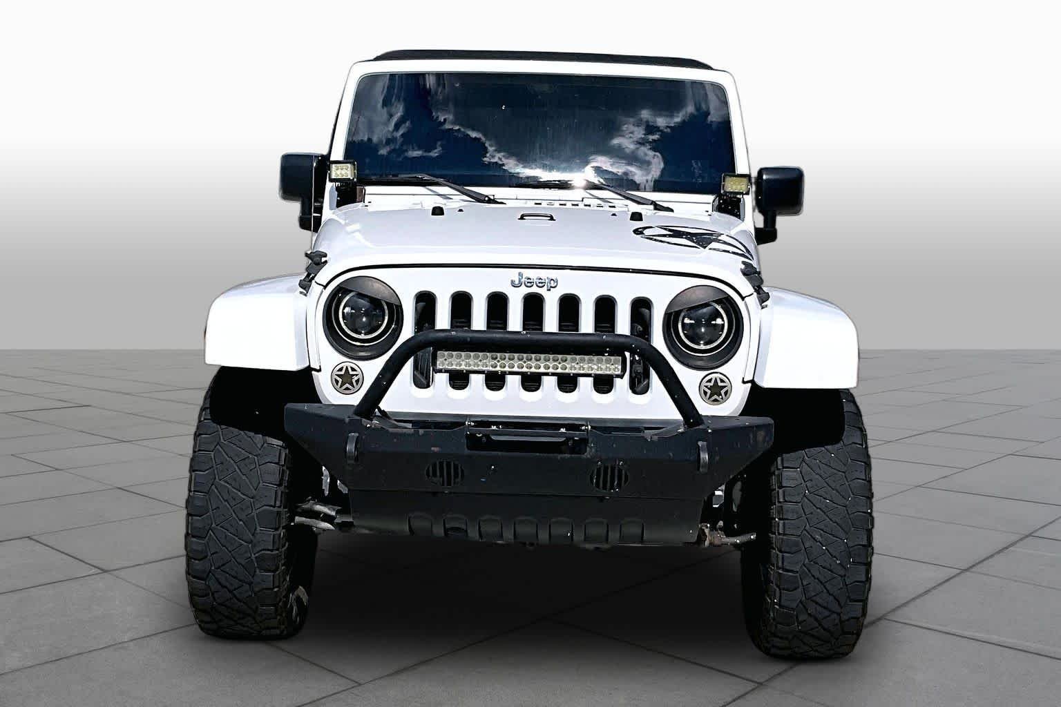 Used 2014 Bright White Clearcoat Jeep Sahara image 3